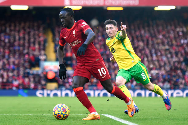 一名对手球 一名对手球