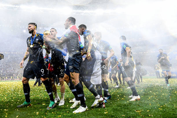 不适应者的 不适应者的